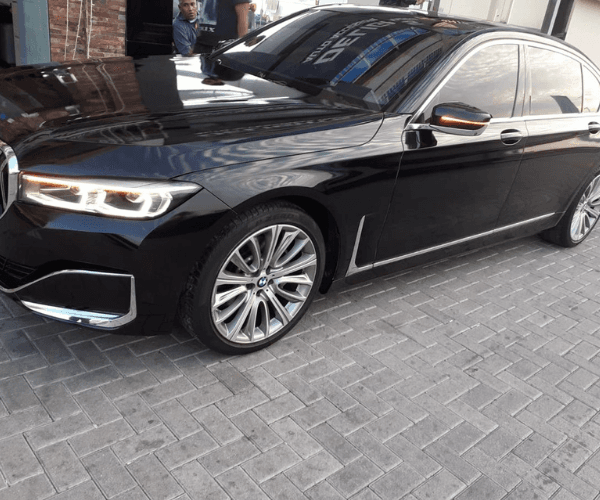 rent a car bmw 7 series dubai